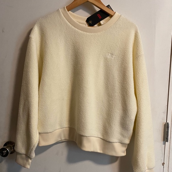 Levi’s Fleece Crewneck Sweater - Picture 2 of 7
